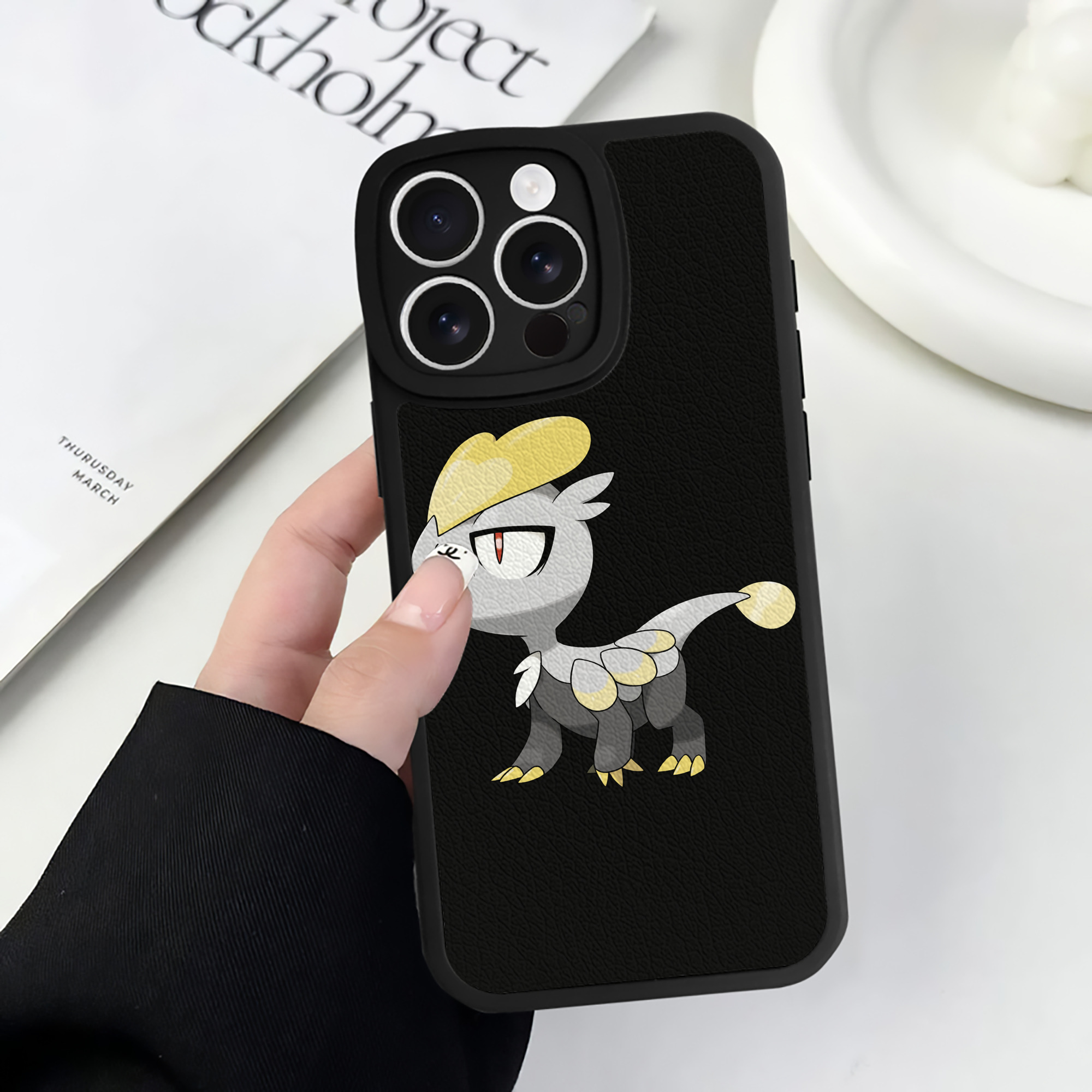 （画像用） ポケットモンスター Pokémon 【iPhone 16シリーズ対応】シリコンスマホケース（レザー調） 材質：シリコン